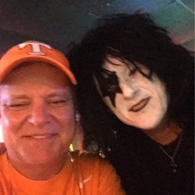 Profile Picture of Joe Fuzzell (@joefuzzell) on Twitter