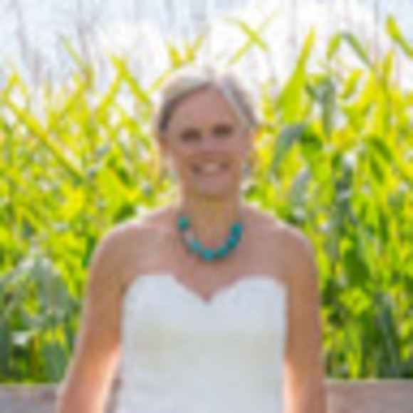 Profile Picture of Amy Flewell (@gotanymud) on Poshmark