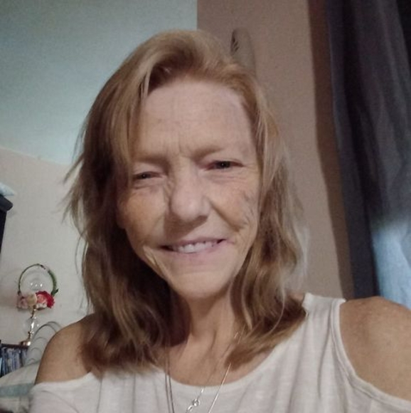 Profile Picture of Lori Bailey (@loridawnbailey) on Poshmark