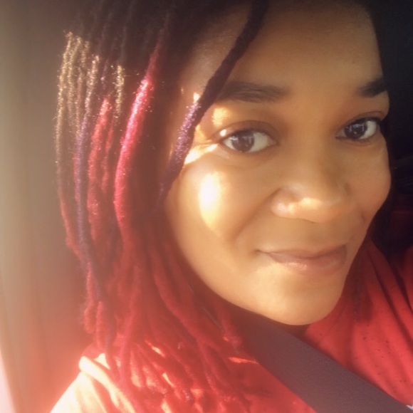 Profile Picture of Toccara Mabins (@tcarapri) on Poshmark