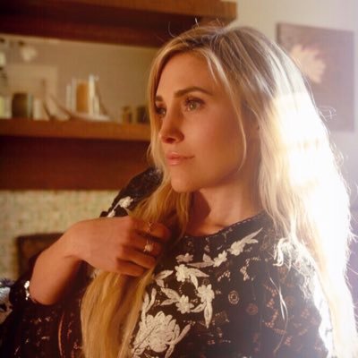 Profile Picture of Jenny Leigh (@jennyleighmusic) on Twitter