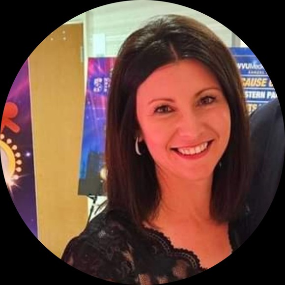 Profile Picture of Stephanie Luciano (@stephyluciano) on Poshmark