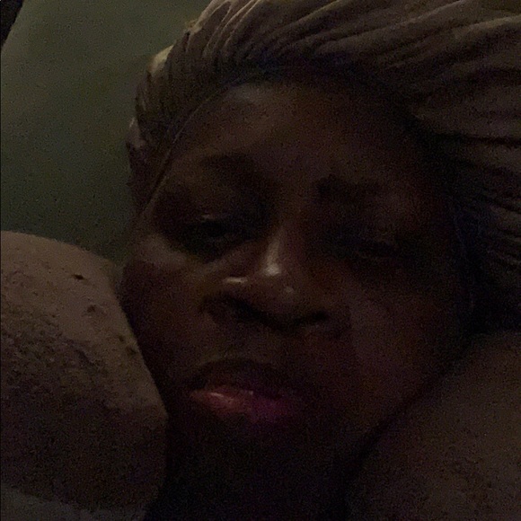 Profile Picture of Carolyn Decter (@cdexter66) on Poshmark