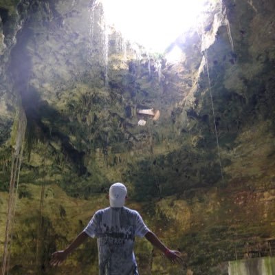 Profile Picture of Yuming Liu (@Yuming_Liu99) on Twitter