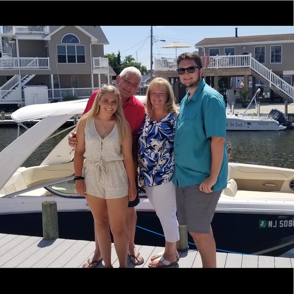 Profile Picture of Lauren Blackley (@lblackley7) on Poshmark