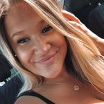 Profile Picture of Izabelle Bee (@iza.bee) on Instagram