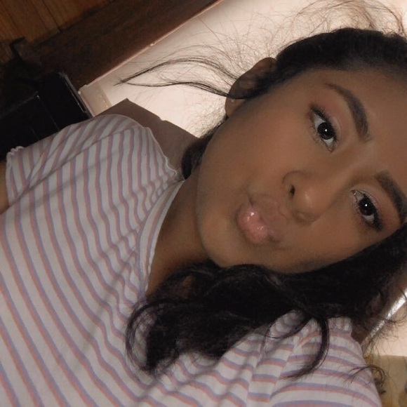 Profile Picture of Jade Chavez (@jadec2319) on Poshmark