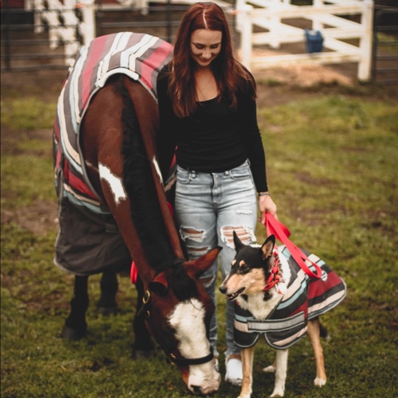 Profile Picture of Mabelle Harrnacker (@mabelle_hs) on Poshmark