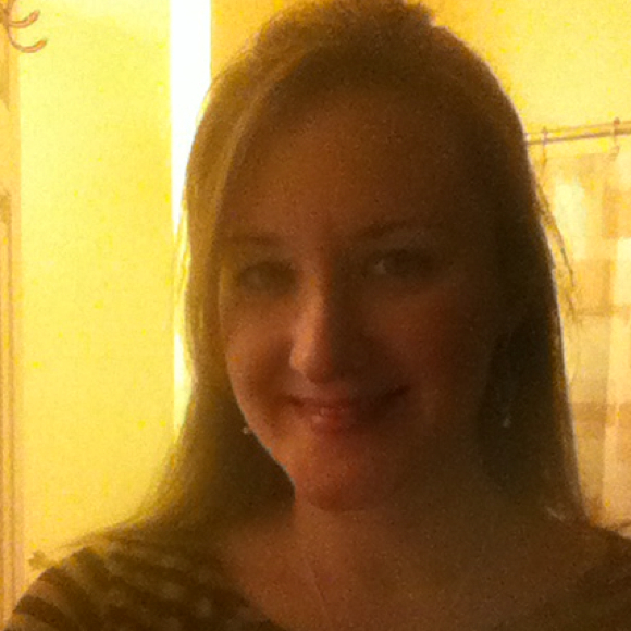 Profile Picture of Melinda Carroll (@carrolling) on Poshmark