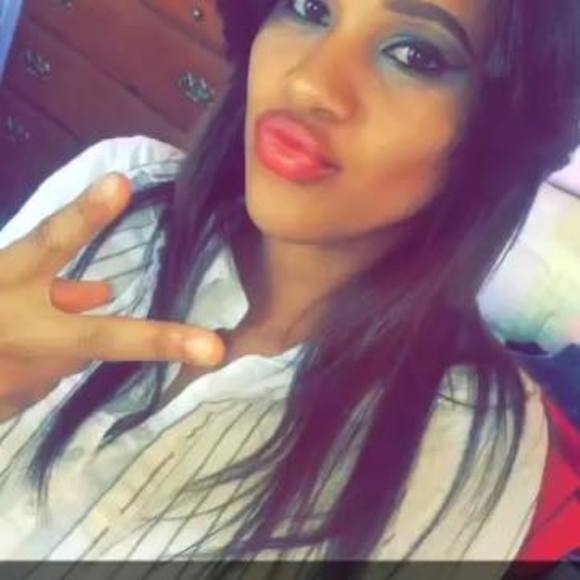 Profile Picture of Fabianny Ramos (@fab01) on Poshmark