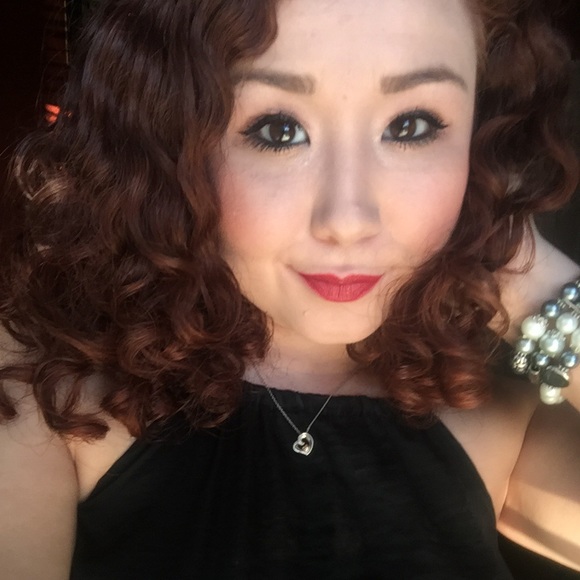 Profile Picture of Paula Alejandro (@paulaalejandro) on Poshmark