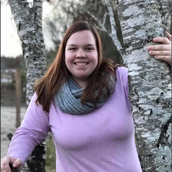 Profile Picture of Taylor Stack (@tstack5779) on Poshmark