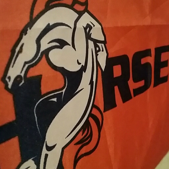 Profile Picture of Isaac Santana (@rv3300) on Poshmark