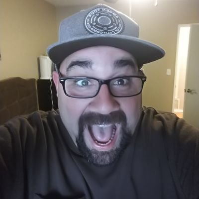 Profile Picture of Chris Natoli (@kingofthecrate) on Twitter