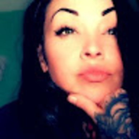 Profile Picture of Krystal Walker (@walkerkrystal96) on Poshmark