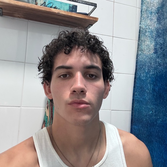 Profile Picture of Ernesto Zambrana (@ernestozambrana) on Poshmark