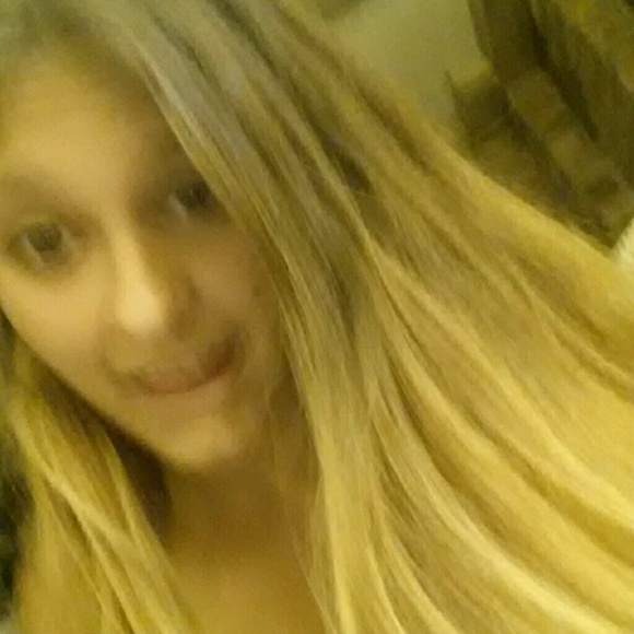 Maddie Gebauer - Poshmark Profile Picture of Maddie Gebauer (@maddie1ann) on Poshmark