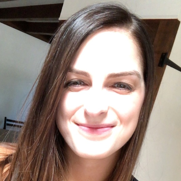 Profile Picture of Samantha Zerger (@szerger) on Poshmark