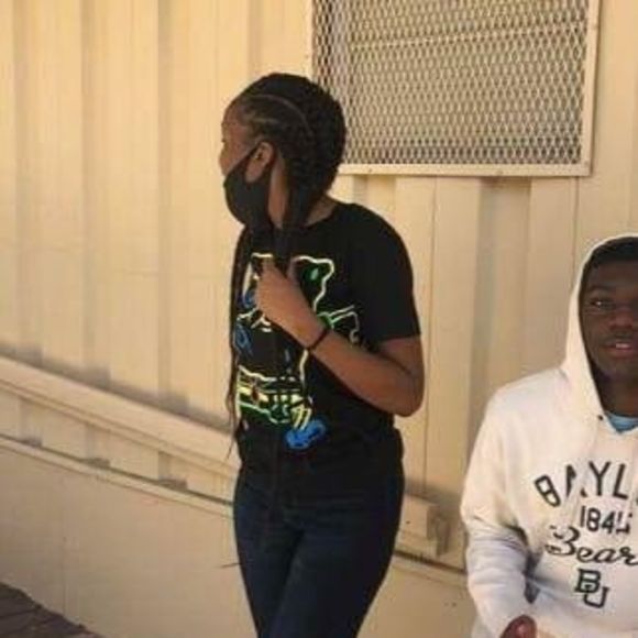 Profile Picture of Ciera Evans (@cieraevans) on Poshmark