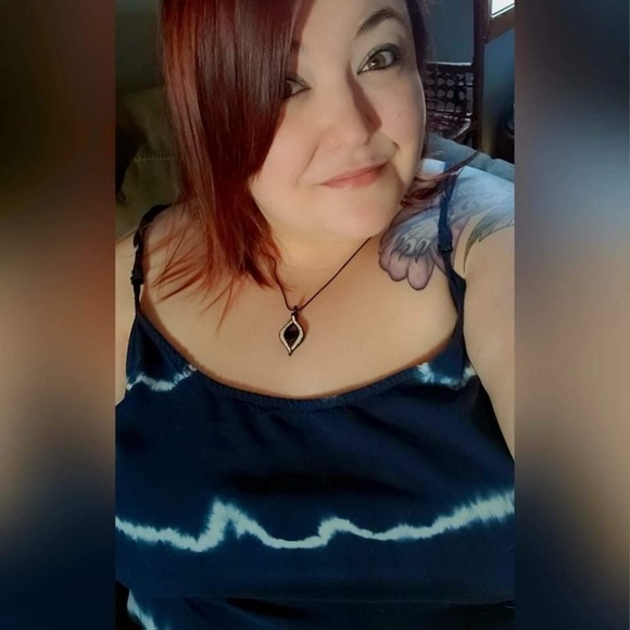 Profile Picture of Kim Paulsen (@kapaulsen94) on Poshmark