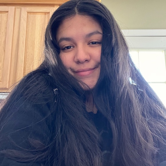 Profile Picture of April Colocho (@april_colocho) on Poshmark