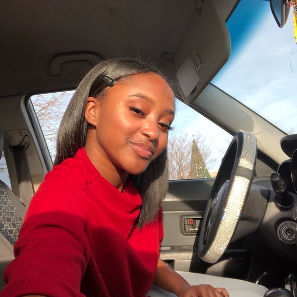 Profile Picture of Kennedy Garrett (@kennedy80joy) on Poshmark