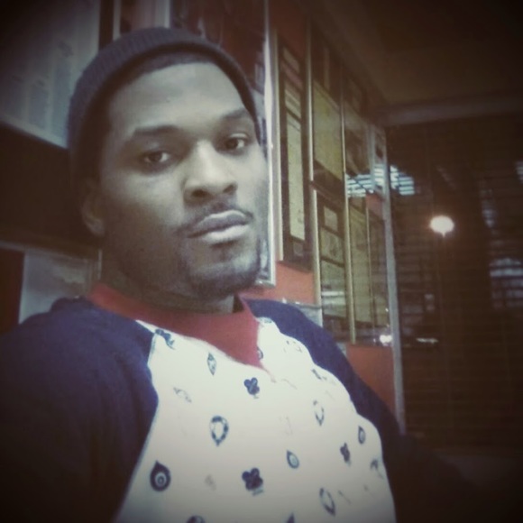 Profile Picture of Dwayne Marshall (@dwaynemarshall) on Poshmark