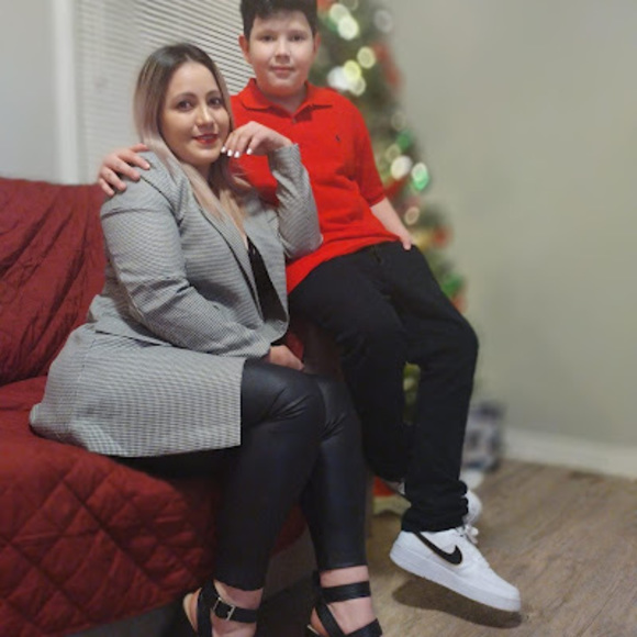 Profile Picture of Isis Sanchez (@isis16021989) on Poshmark