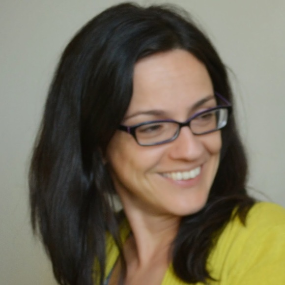 Profile Picture of Kate Ray (@kray75) on Poshmark