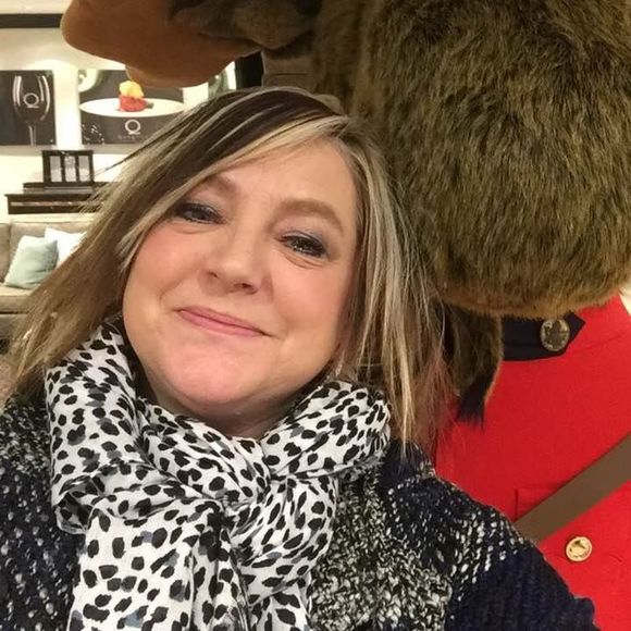 Profile Picture of Cathy Luxton (@catbelanger) on Poshmark