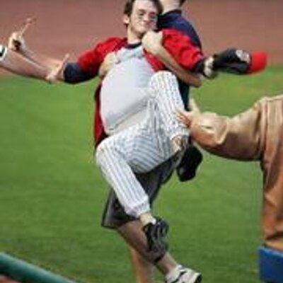 Profile Picture of Night Train Veeck (@VeeckAsInWreck) on Twitter
