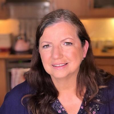 Profile Picture of Jan Gilbert  💙 (@sioned02) on Twitter