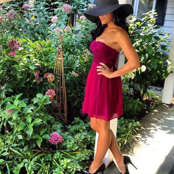 Profile Picture of Love and conquer Conquer (@loveandconquer) on Poshmark