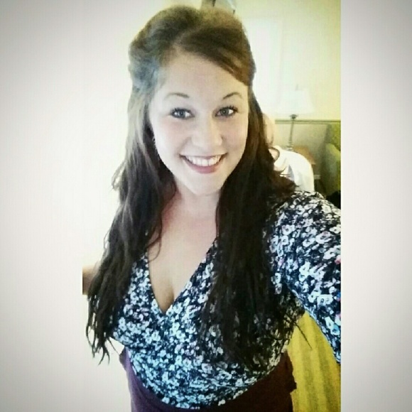 Profile Picture of Amanda Eggink (@amandagink) on Poshmark