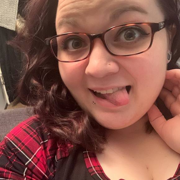 Profile Picture of Holly Blevins (@hbleviblev) on Poshmark