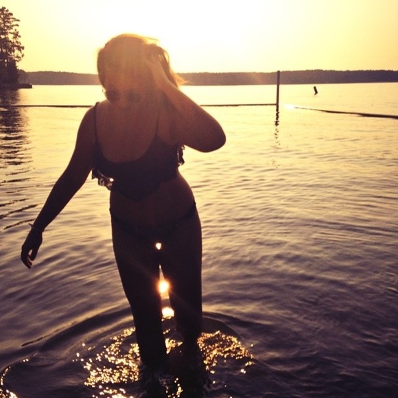 Profile Picture of Sarah Rich (@sarahlynnrich) on Poshmark