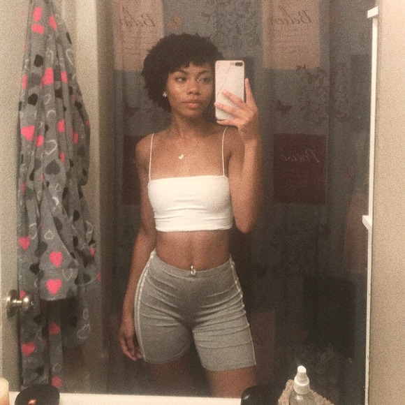 Profile Picture of Asia Moses (@asialyniece) on Poshmark