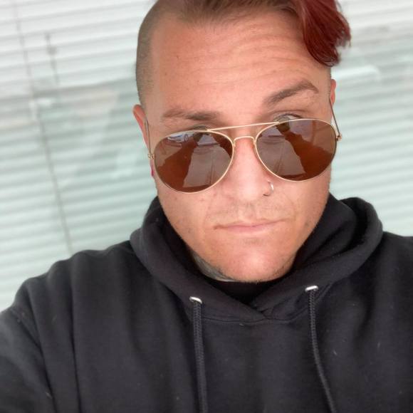 Profile Picture of Christopher Cue (@chrisreeves) on Poshmark