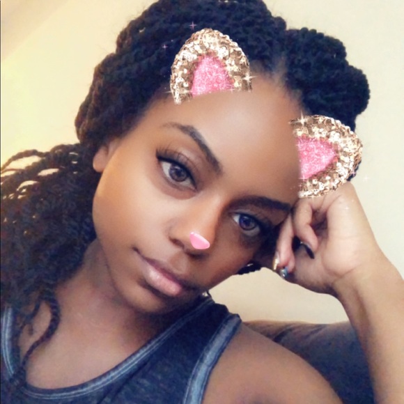 Profile Picture of Alexa Joseph (@lexajo1120) on Poshmark