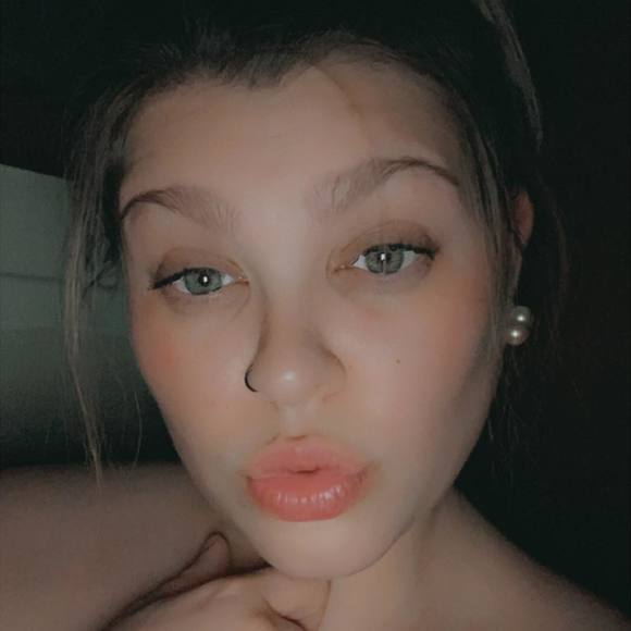 Profile Picture of Haley Jurgensen (@haleyjurgs) on Poshmark