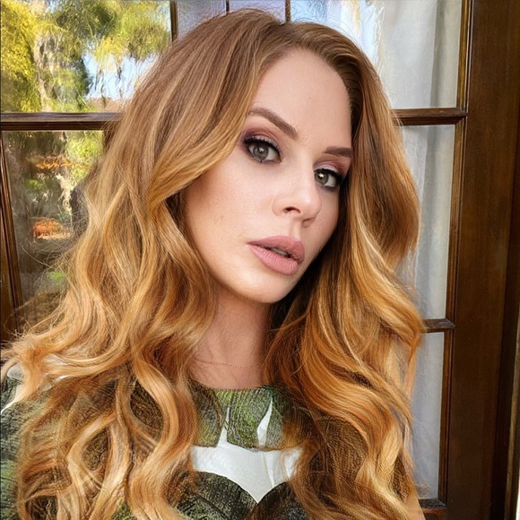 Profile Picture of Deedee Fischer (@gene77) on Poshmark