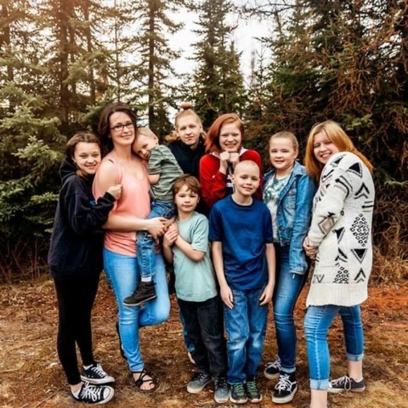 Profile Picture of Reina Pinnow (@reinabow8) on Poshmark