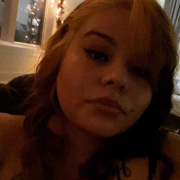 Profile Picture of Vanessa Soto (@mamaness13) on Poshmark