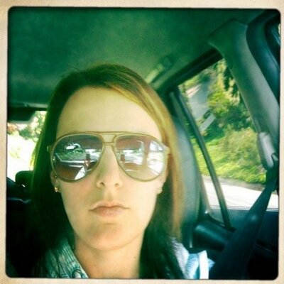 Profile Picture of Janet Elizabeth (@JanetSchlein) on Twitter