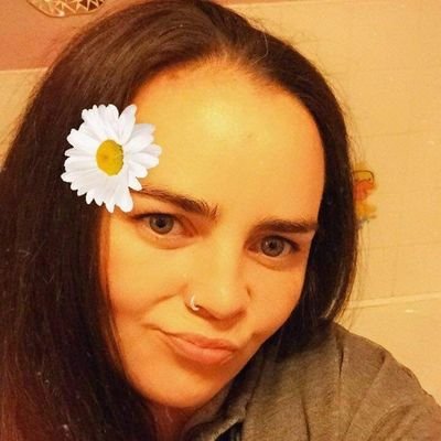 Profile Picture of Zoe Manger (@manger_zoe) on Twitter