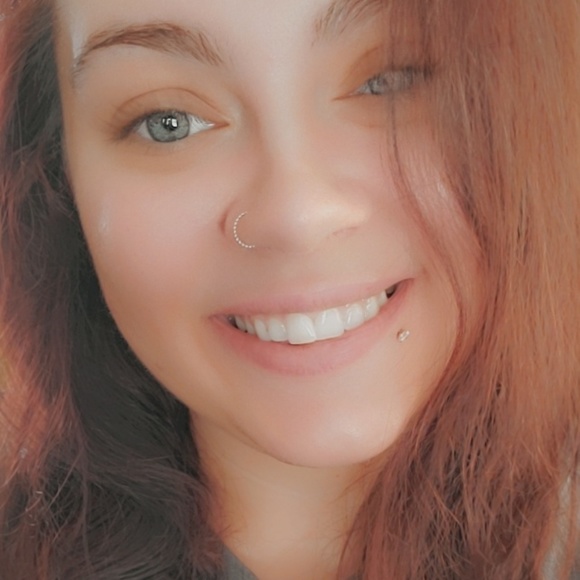 Profile Picture of Alyssa Campbell (@alyssaamyy) on Poshmark