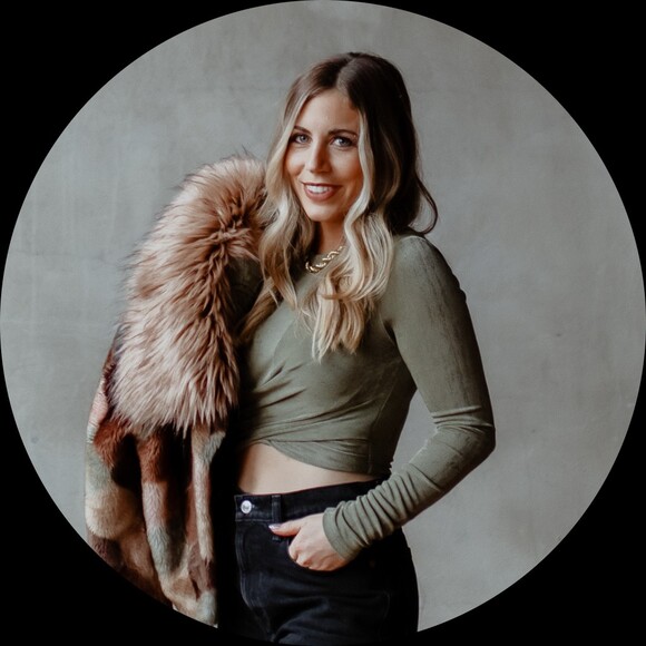 Megan Timmons - Poshmark Profile Picture of Megan Timmons (@mcesaron) on Poshmark