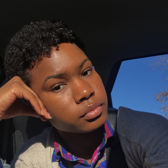 Profile Picture of Whitney Hicklin (@whendywu) on Poshmark