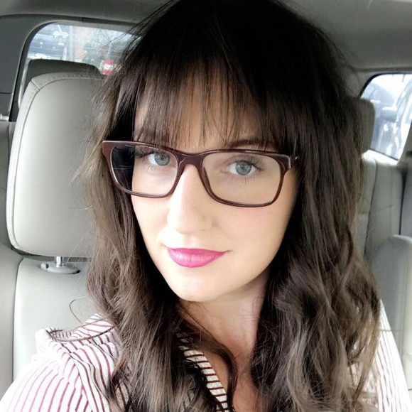 Profile Photo of Jennifer Destefano (@jenbez84) on Poshmark