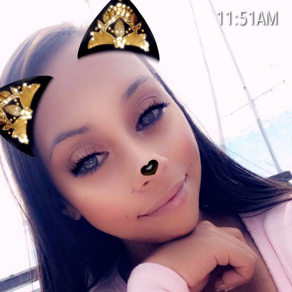 Profile Picture of Mariah Carson (@mariahcarson) on Poshmark